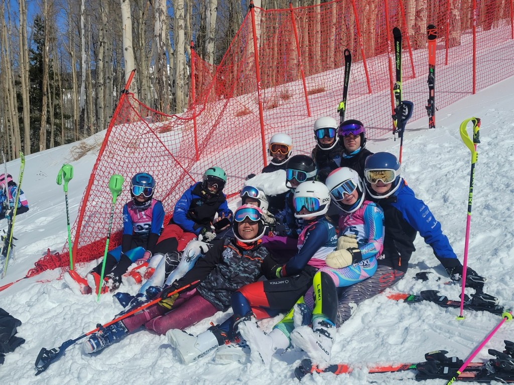 Sixteen U14 Alpine Athletes Qualify for Rocky/Central Junior Championships